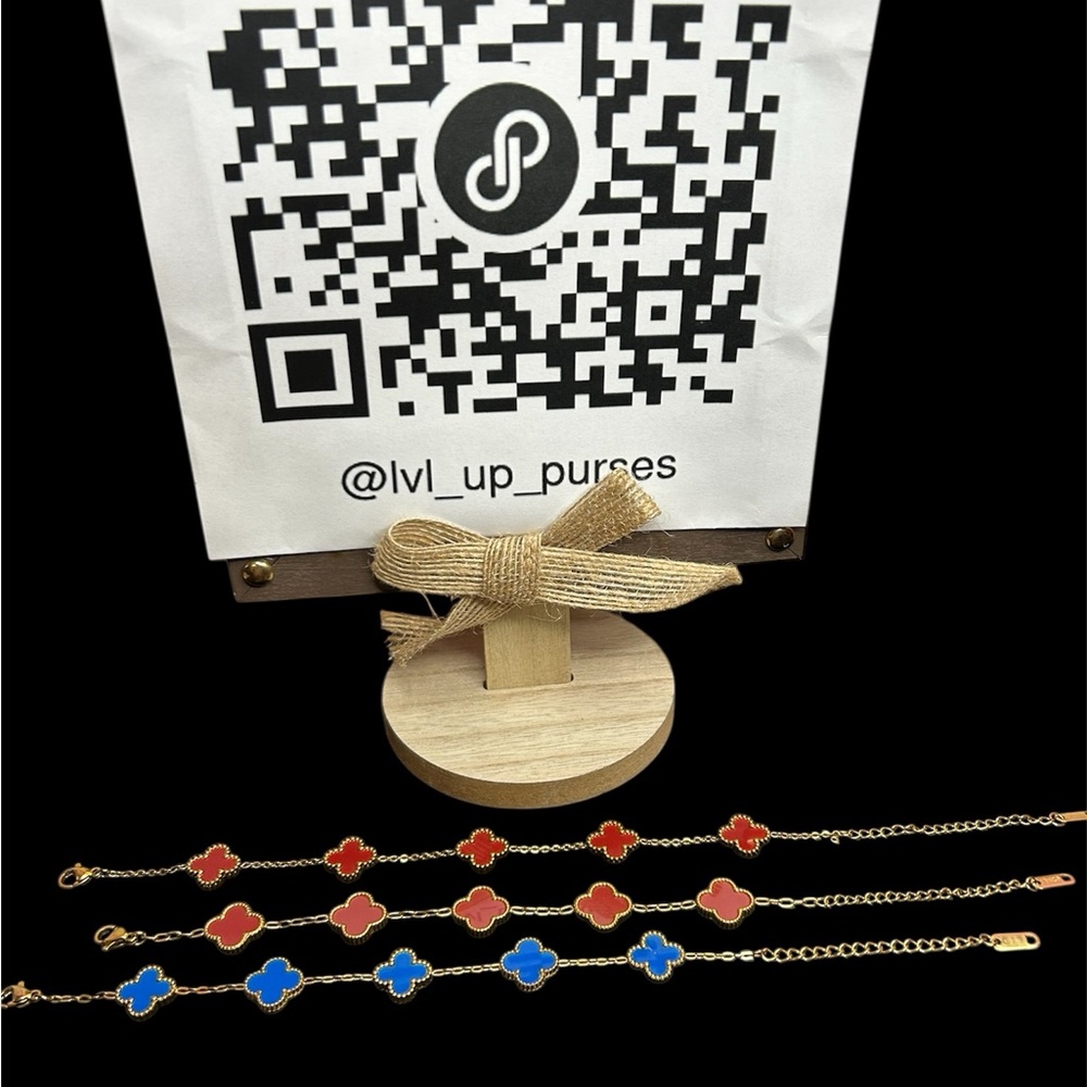 Elegant Clover Bracelets, NIP